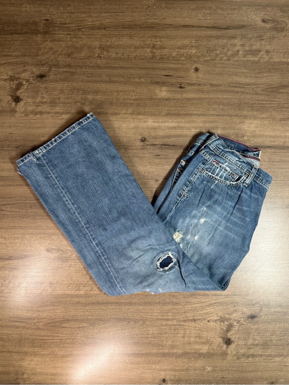 BKE 67 Men’s Boot Cut Distressed Denim Jeans 32x30”